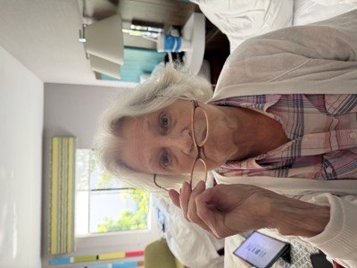 Tom's mother indoors